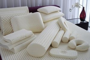Как правильно спать на ортопедической подушке: общие рекомендации и правила использования